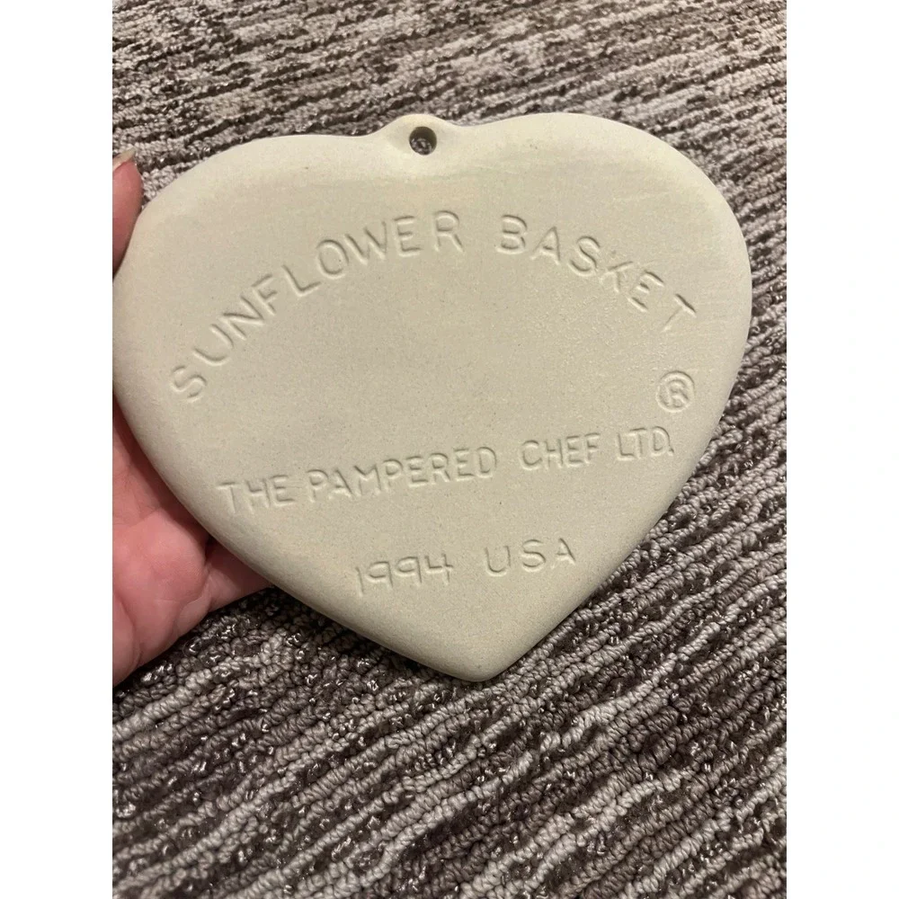 Vintage 1994 Pampered Chef Sunflower Basket Heart Clay Cookie Mold with Box